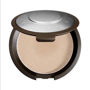 NEW Becca Travel Size Moonstone Highlighter